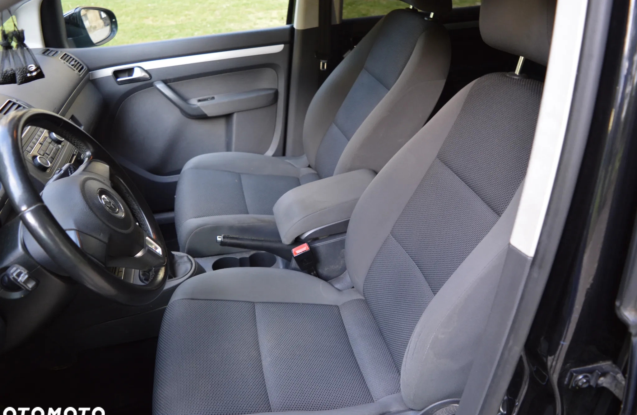 Volkswagen Touran cena 23700 przebieg: 306000, rok produkcji 2011 z Świebodzin małe 56